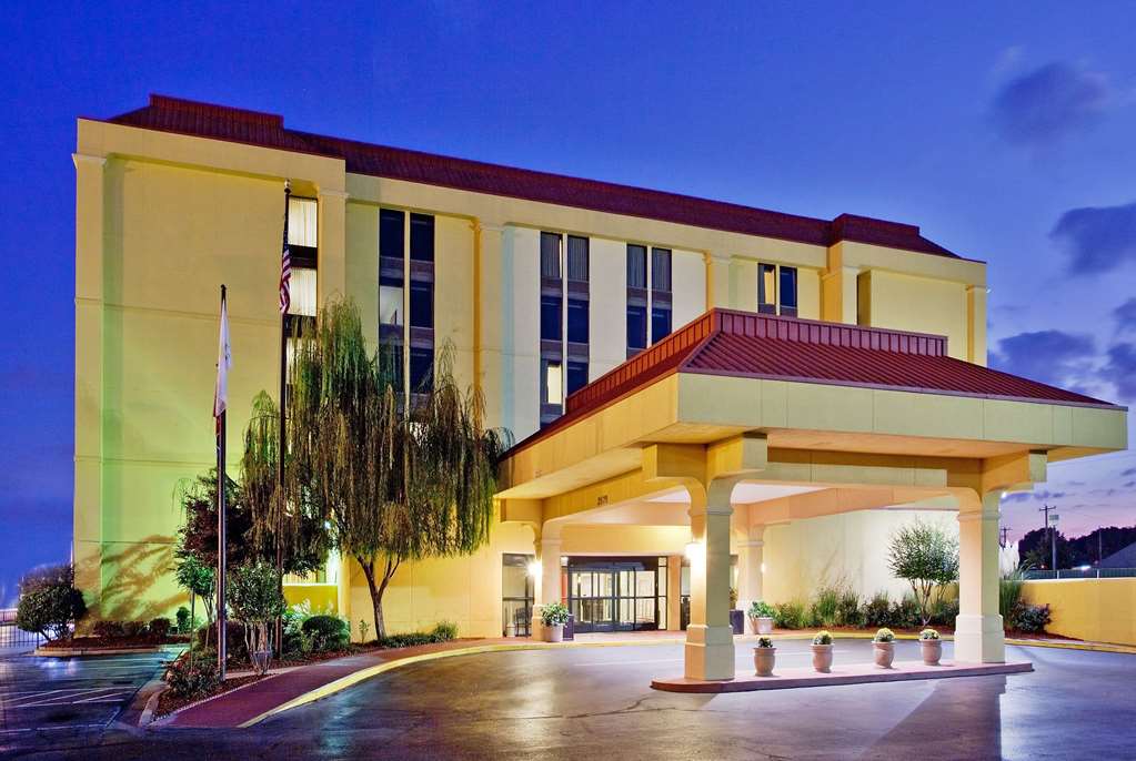 la quinta inn and suites by wyndham memphis airport graceland