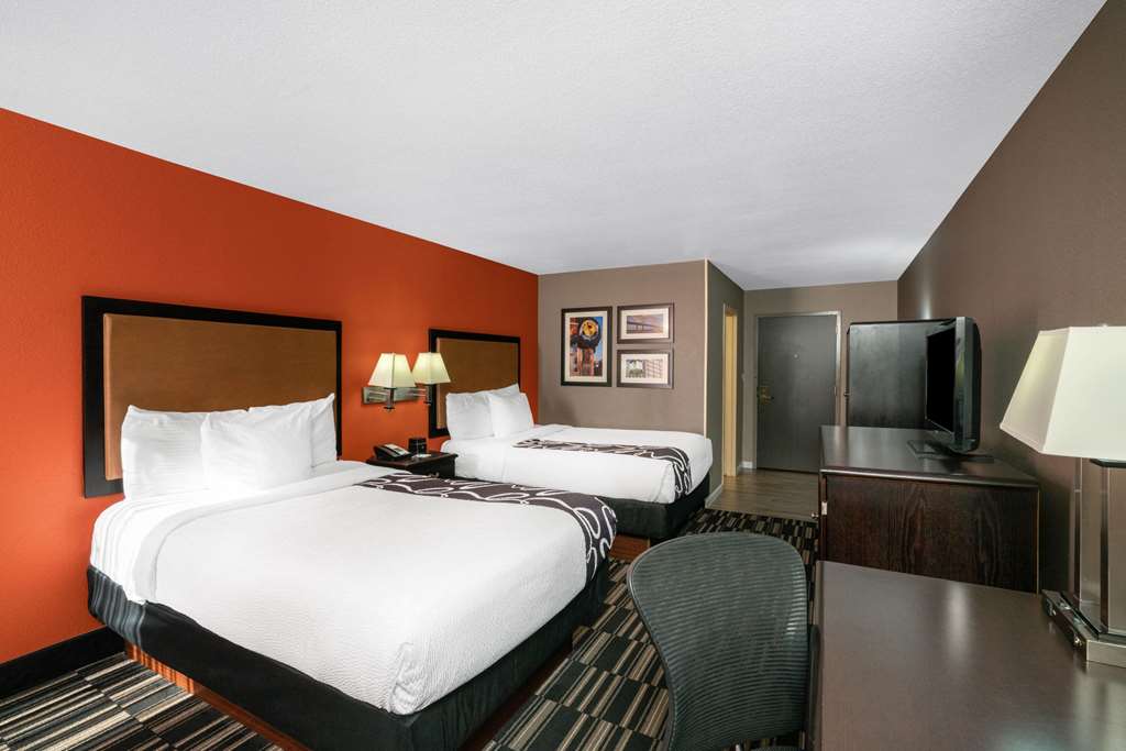 la quinta inn and suites by wyndham memphis airport graceland