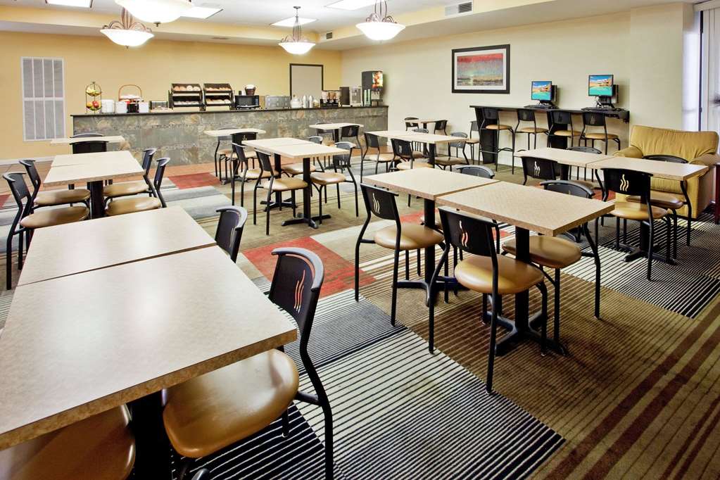 la quinta inn and suites by wyndham memphis airport graceland