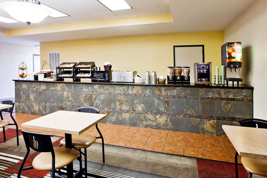 la quinta inn and suites by wyndham memphis airport graceland