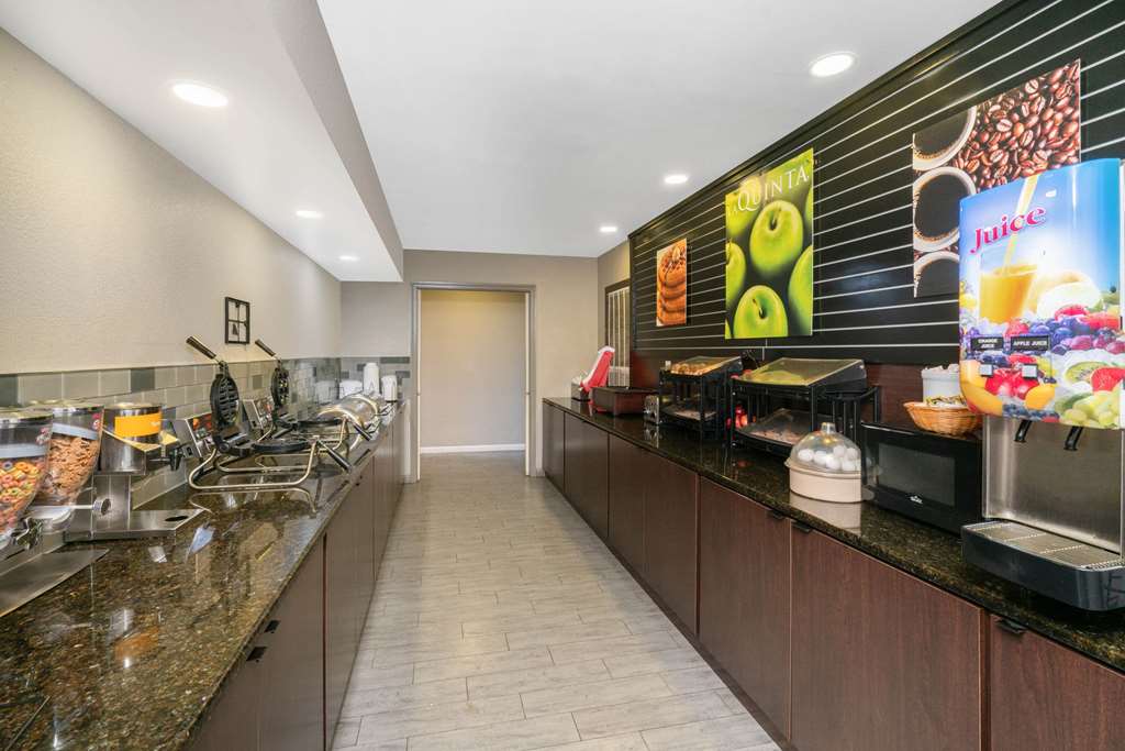 la quinta inn and suites by wyndham memphis airport graceland