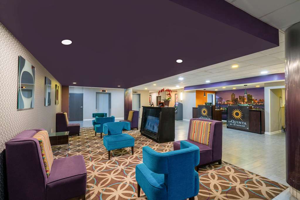 la quinta inn and suites by wyndham memphis airport graceland