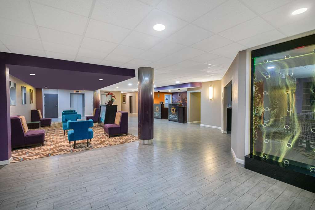 la quinta inn and suites by wyndham memphis airport graceland