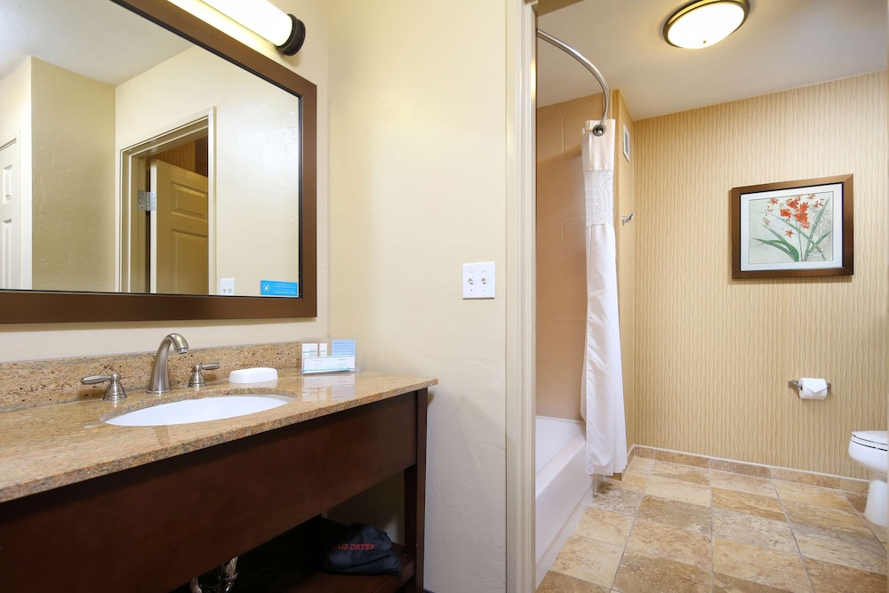 hampton inn and suites tucson mall