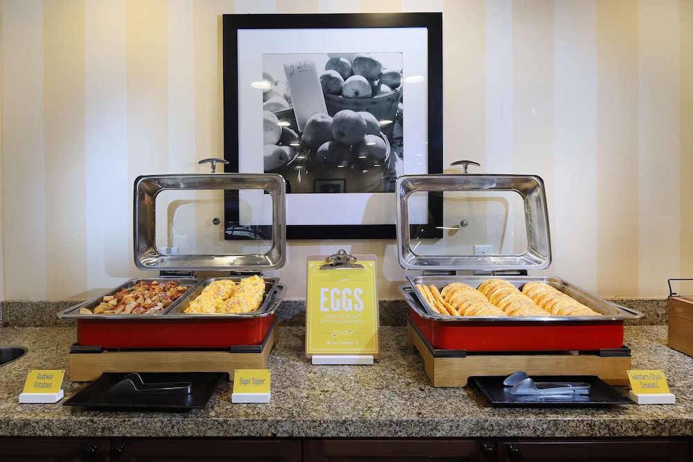 hampton inn and suites tucson mall