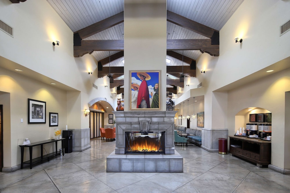 hampton inn and suites tucson mall