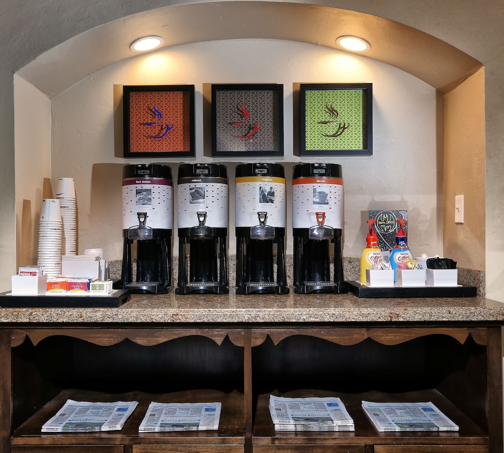 hampton inn and suites tucson mall