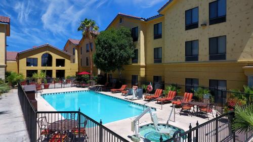hampton inn and suites tucson mall