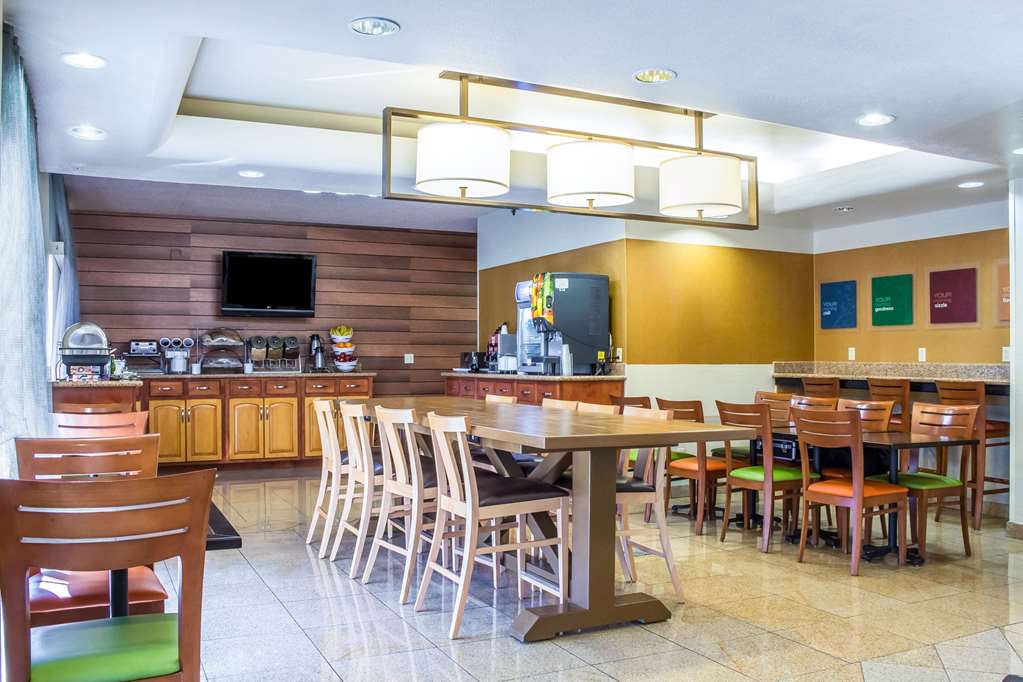 comfort inn and suites near kino sports complex