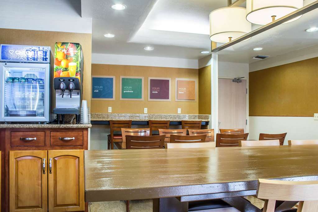 comfort inn and suites near kino sports complex