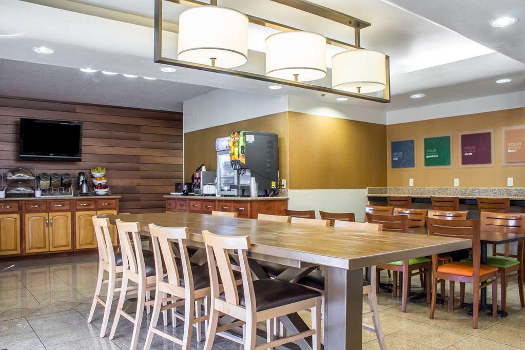 comfort inn and suites near kino sports complex