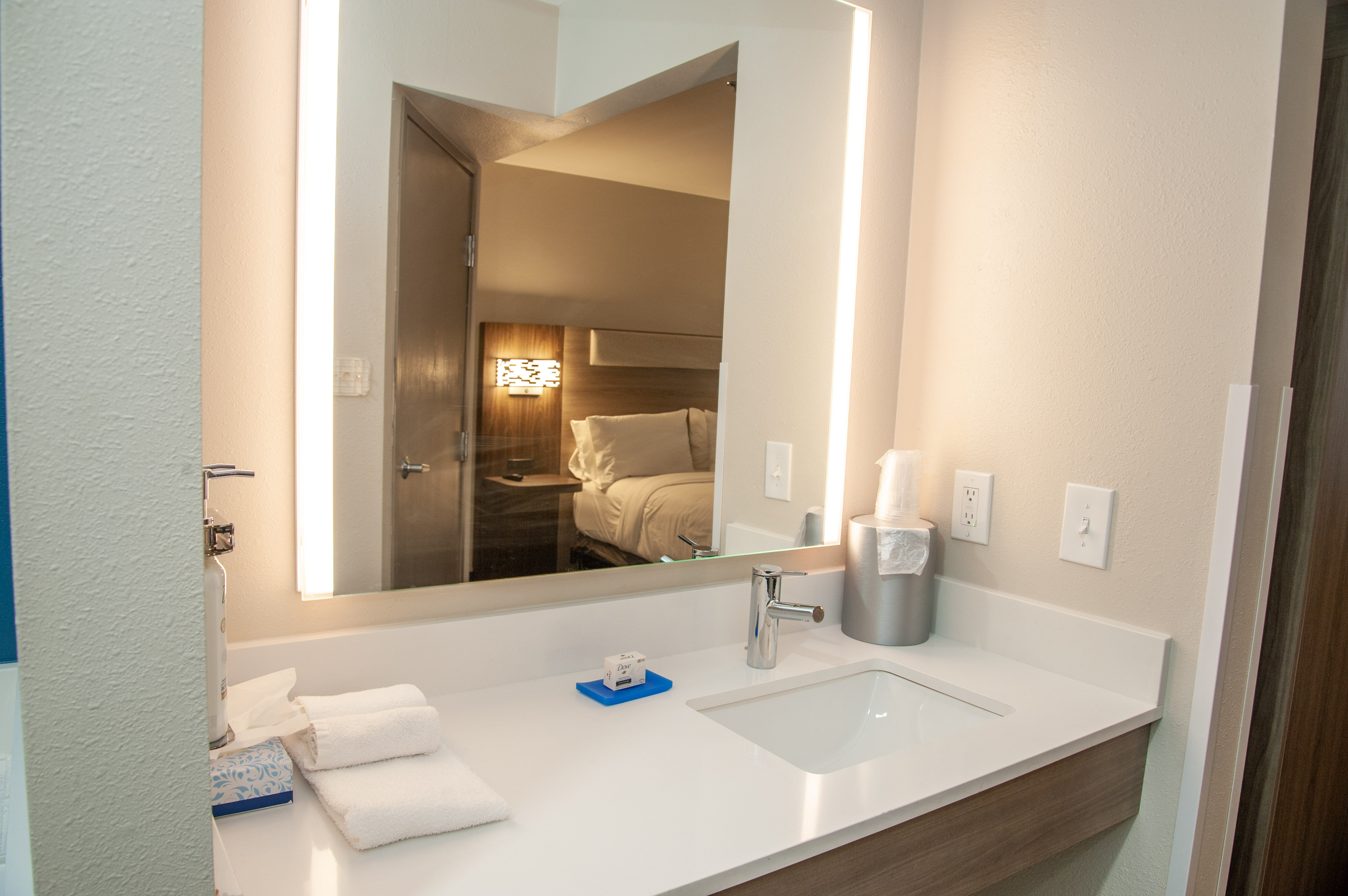 holiday inn express airport tucson by ihg