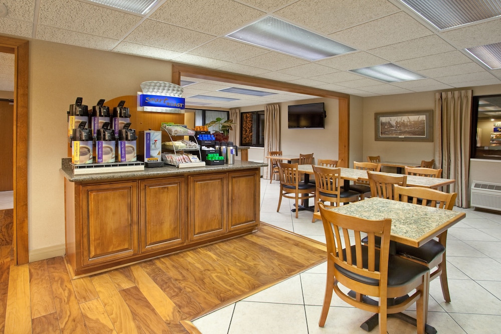 holiday inn express airport tucson by ihg