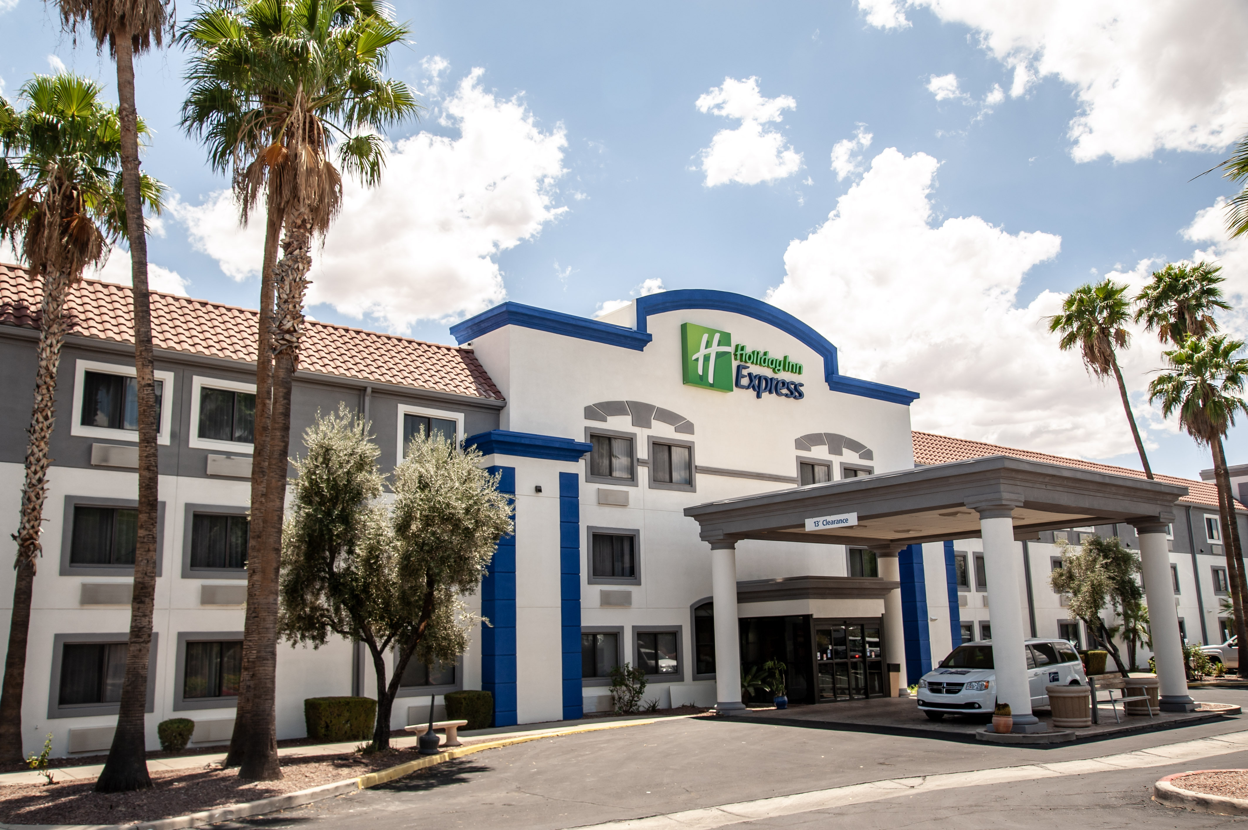 holiday inn express airport tucson by ihg