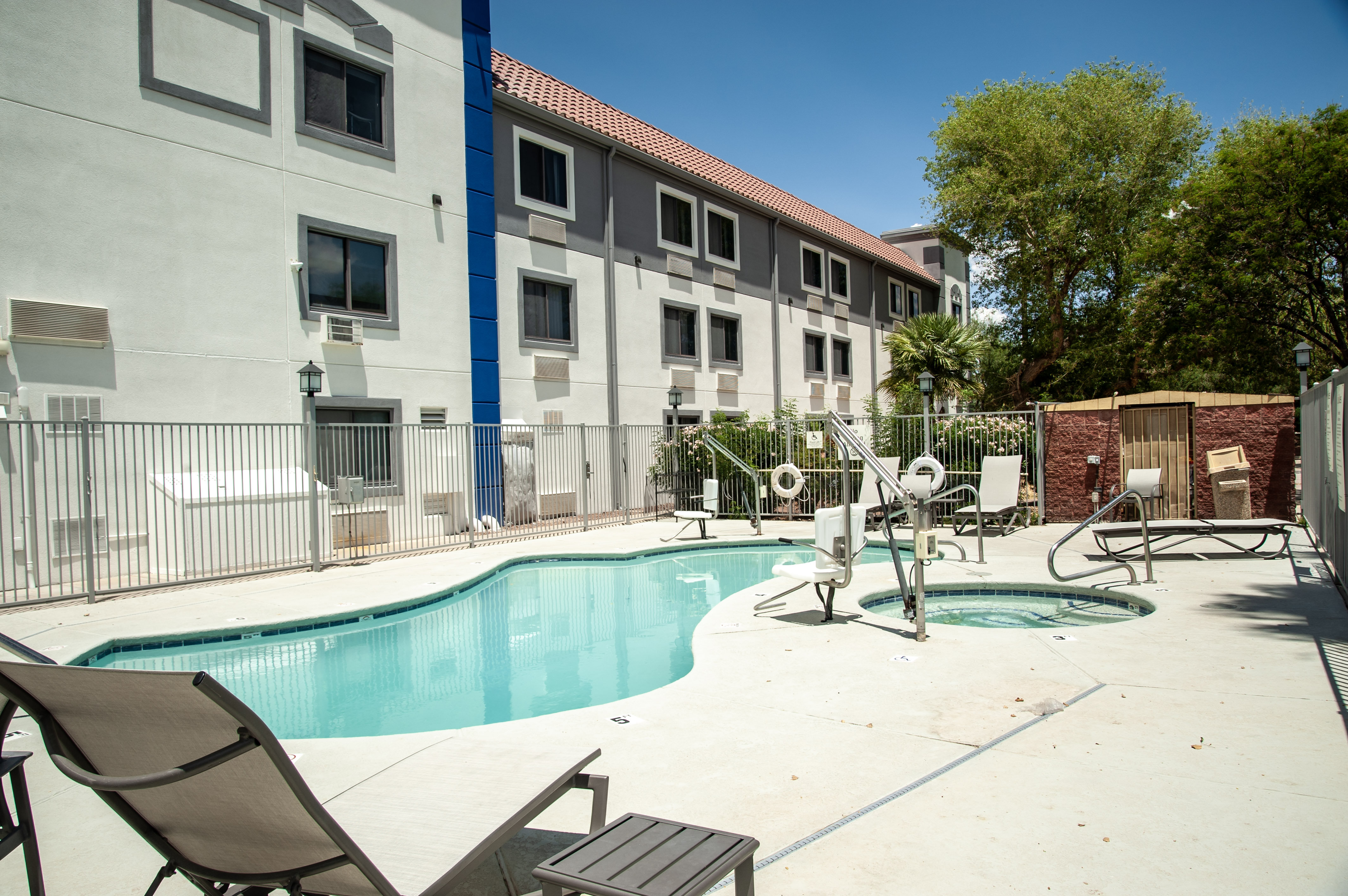holiday inn express airport tucson by ihg