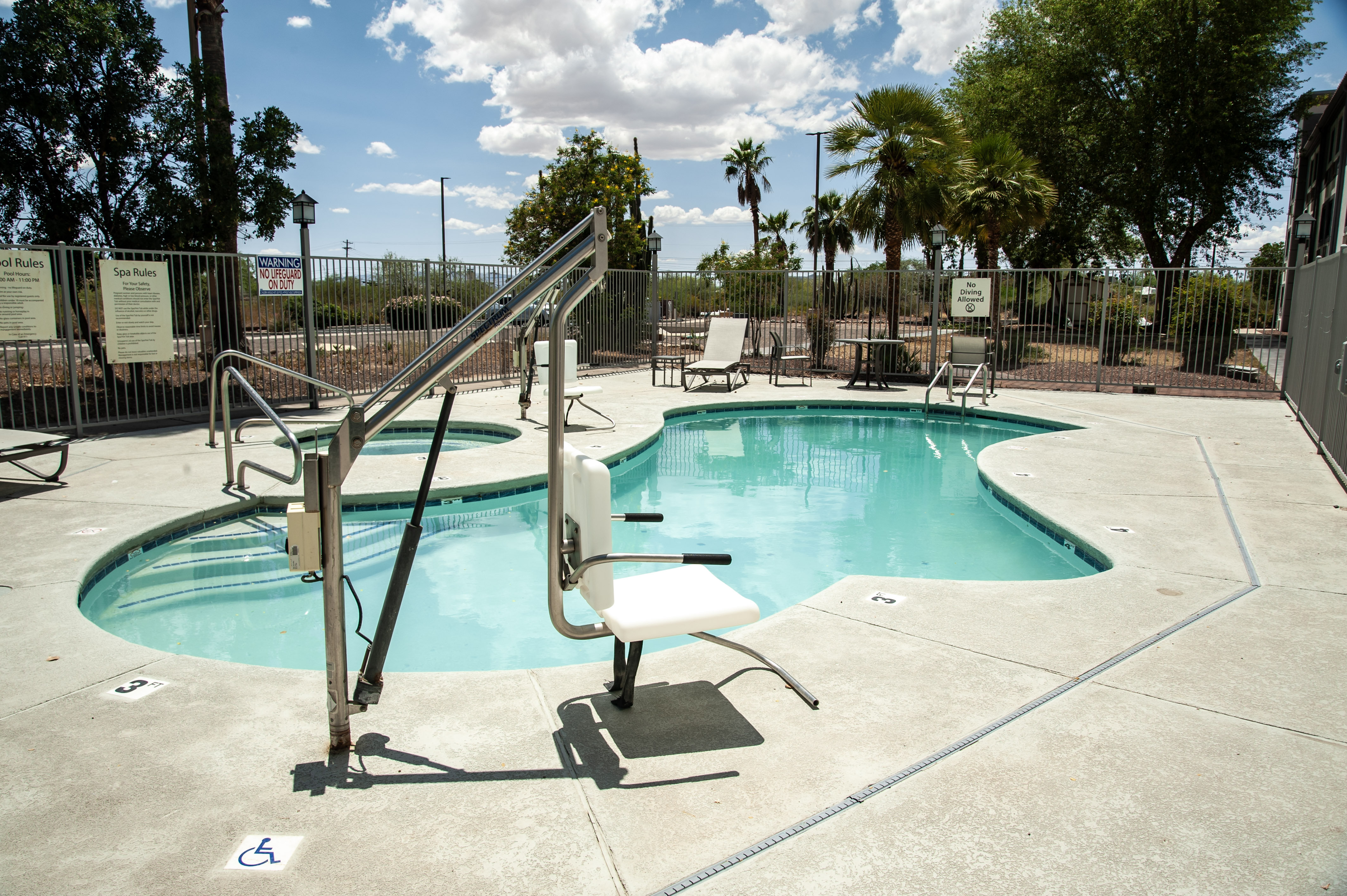 holiday inn express airport tucson by ihg