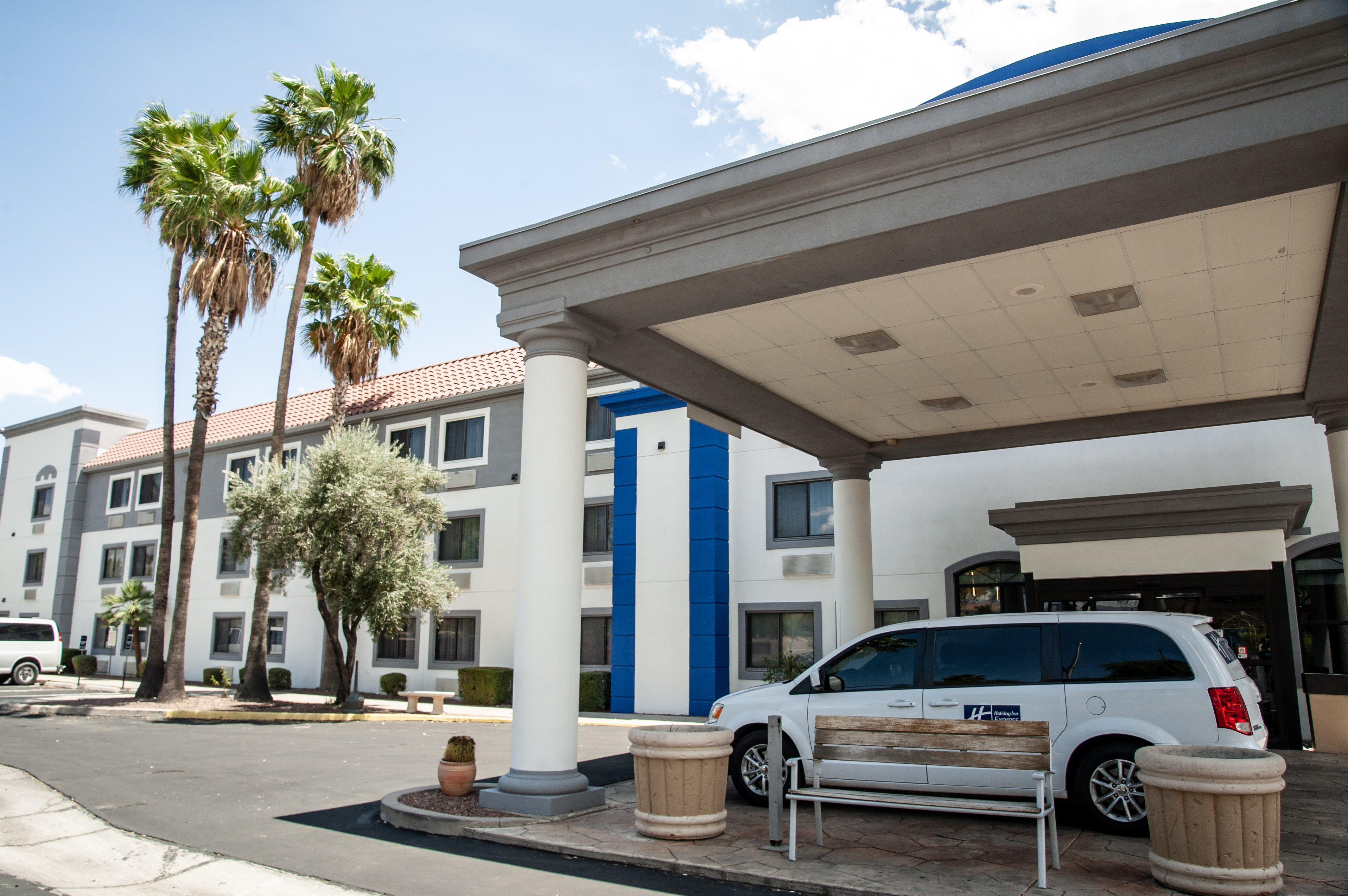 holiday inn express airport tucson by ihg