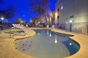 Holiday Inn Express Airport - Tucson By Ihg,Tucson>>Pima,3 star
