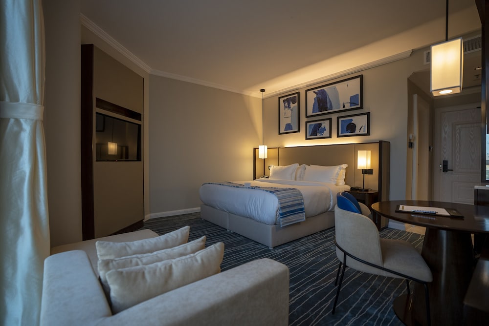 prime al corniche hotel