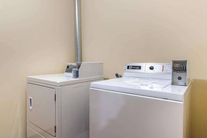 quality inn and suites bathurst
