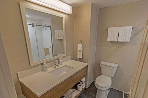 the penn stroud stroudsburg poconos ascend hotel collection