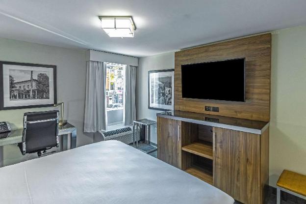 the penn stroud stroudsburg poconos ascend hotel collection