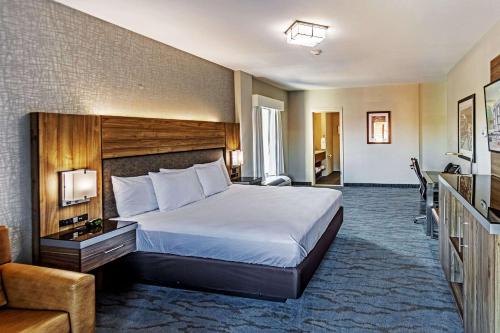 the penn stroud stroudsburg poconos ascend hotel collection