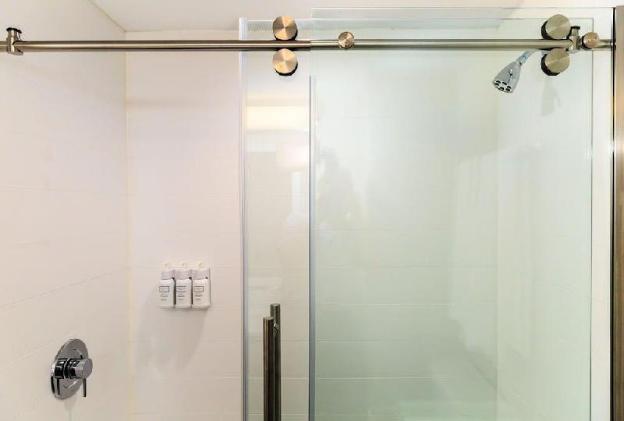 the penn stroud stroudsburg poconos ascend hotel collection