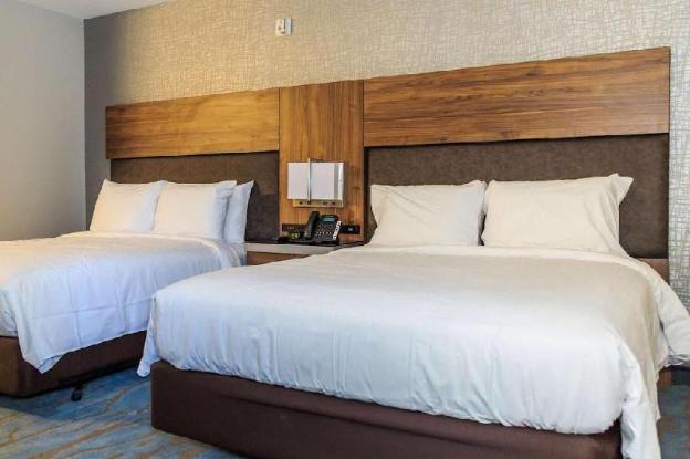 the penn stroud stroudsburg poconos ascend hotel collection