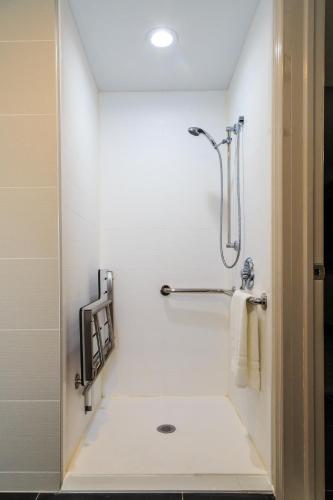 the penn stroud stroudsburg poconos ascend hotel collection