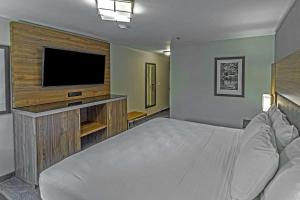 the penn stroud stroudsburg poconos ascend hotel collection