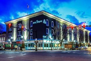 the penn stroud stroudsburg poconos ascend hotel collection