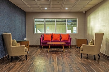 the penn stroud stroudsburg poconos ascend hotel collection