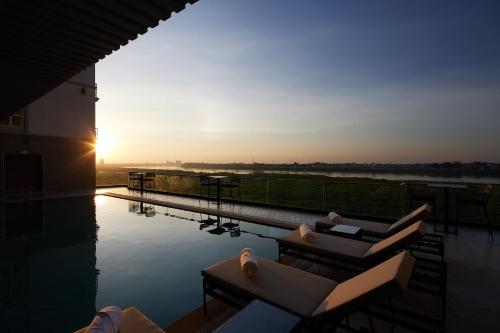 eastin hotel vientiane