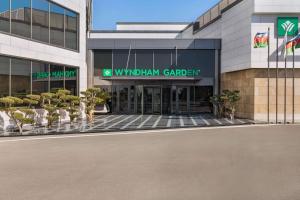 wyndham garden baku