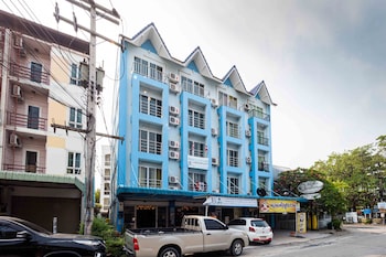 reddoorz si fah at bangsaen hotel