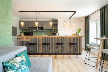snooze apartments alling
