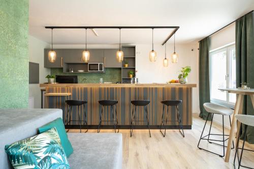 snooze apartments alling