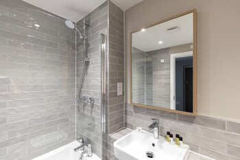 luxurious two bedroom apartment