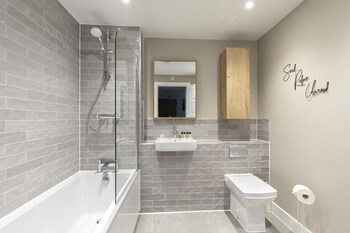 luxurious two bedroom apartment