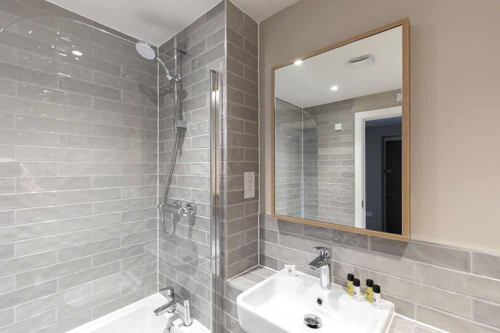 luxurious two bedroom apartment