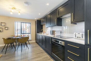 luxurious two bedroom apartment