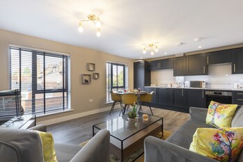 luxurious two bedroom apartment