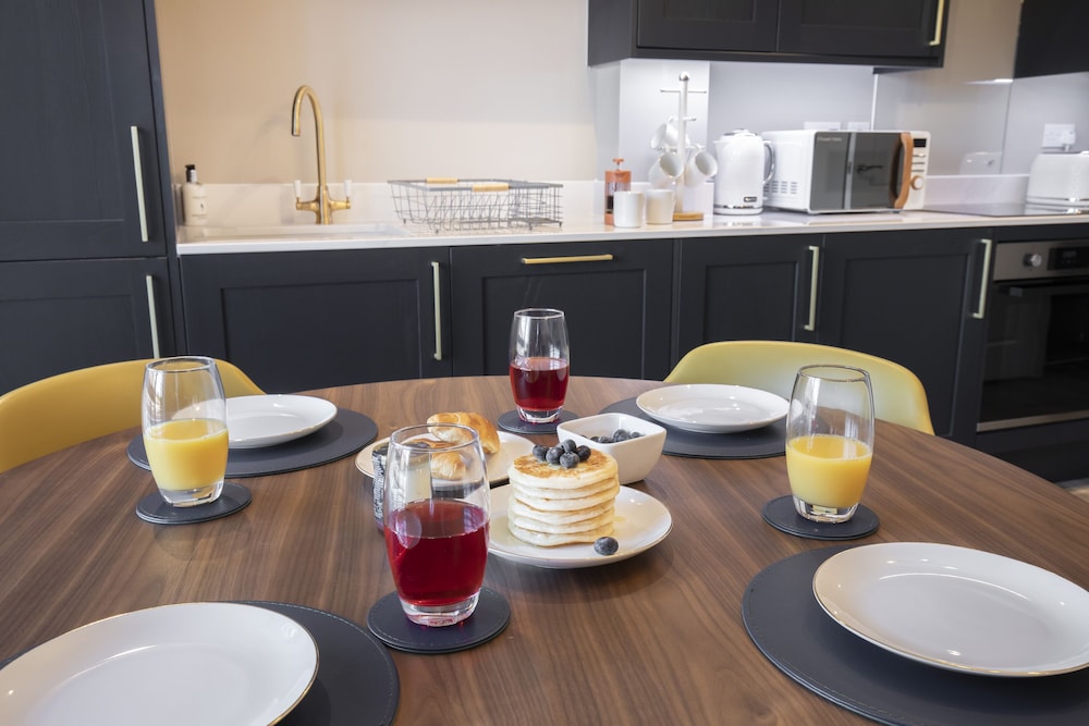 luxurious two bedroom apartment