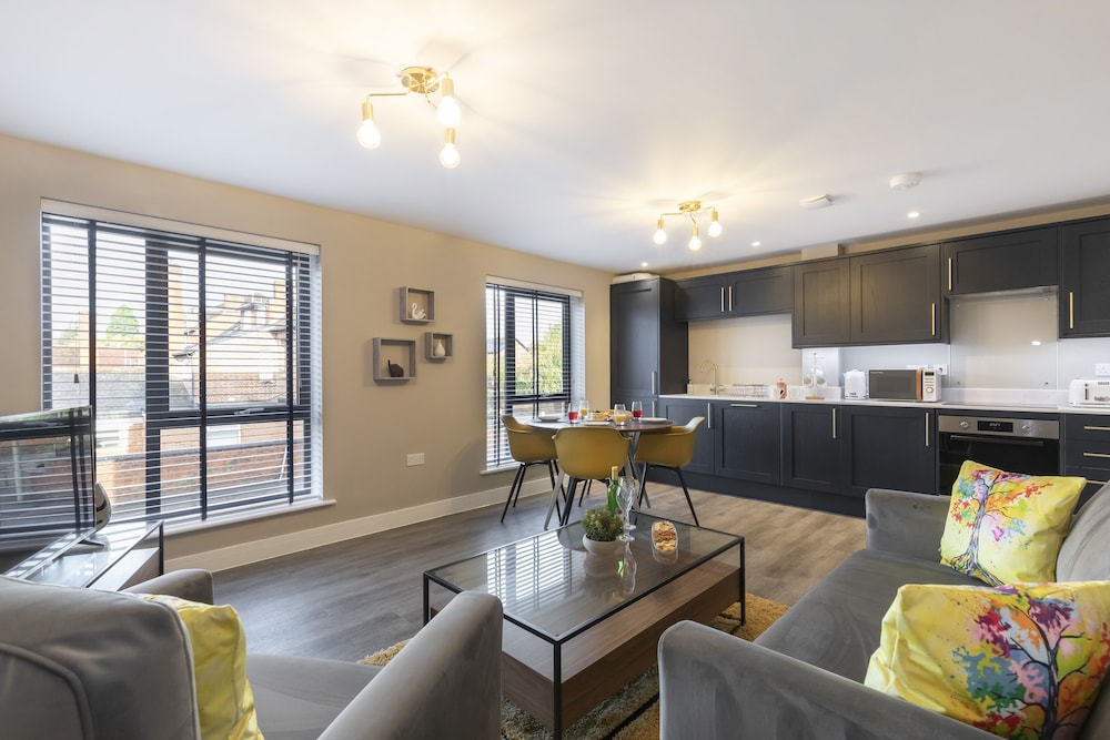 luxurious two bedroom apartment