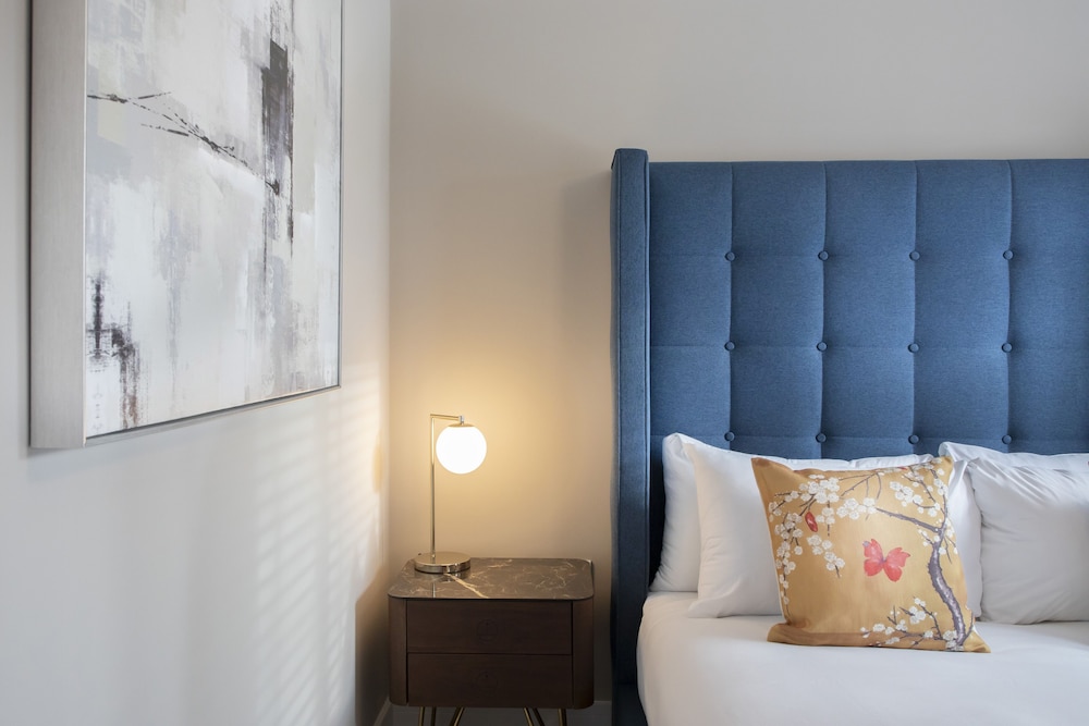 luxurious two bedroom apartment