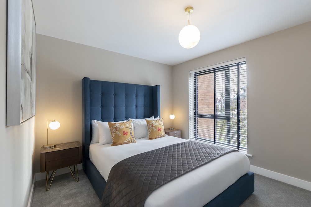 luxurious two bedroom apartment
