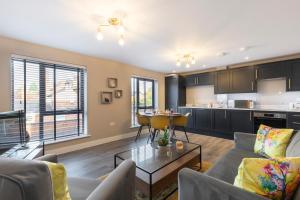 luxurious two bedroom apartment