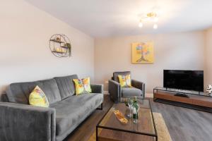 luxurious two bedroom apartment
