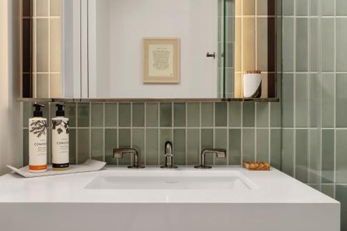 timbri hotel san francisco curio collection by hilton